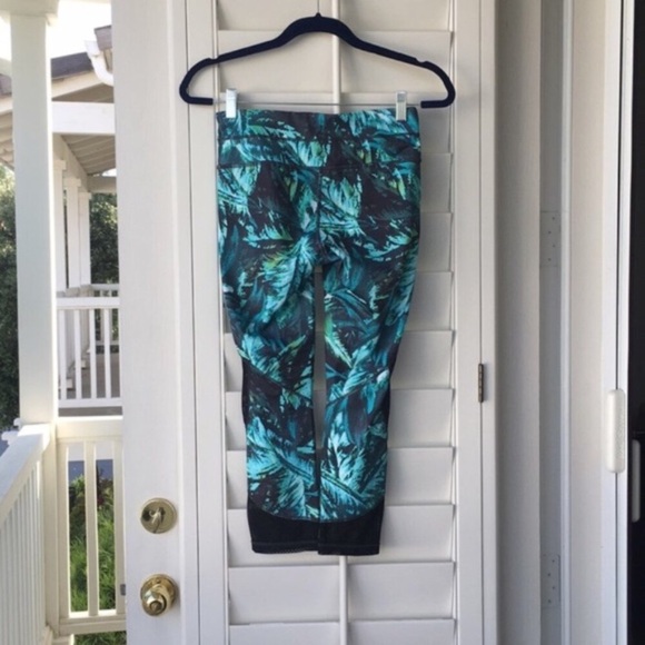 Athleta Napali mesh sonar capris - Picture 4 of 6